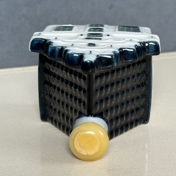 KLM delft ceramic house collectable 94 new - Picture 5 of 5